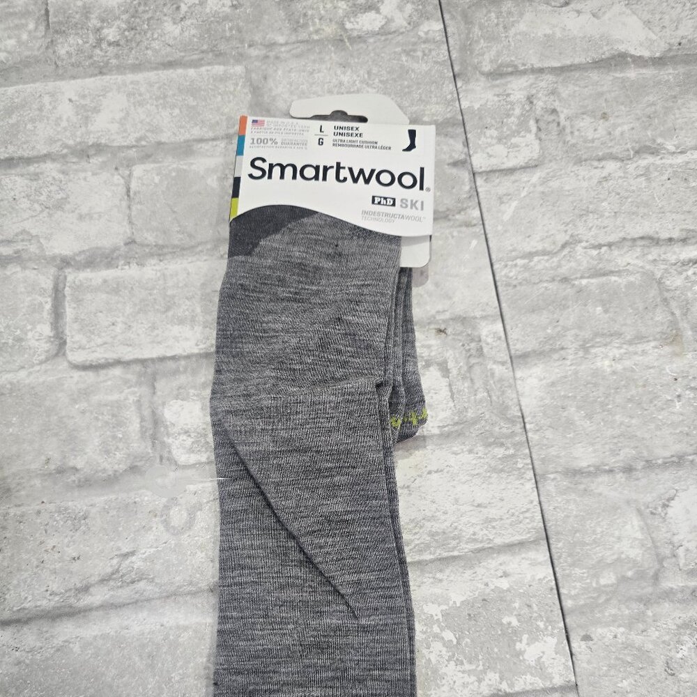 New Unisex Smartwool PhD ski socks Large‎ Unisex Women 10-12.5, Men 9-11.5 Flaw